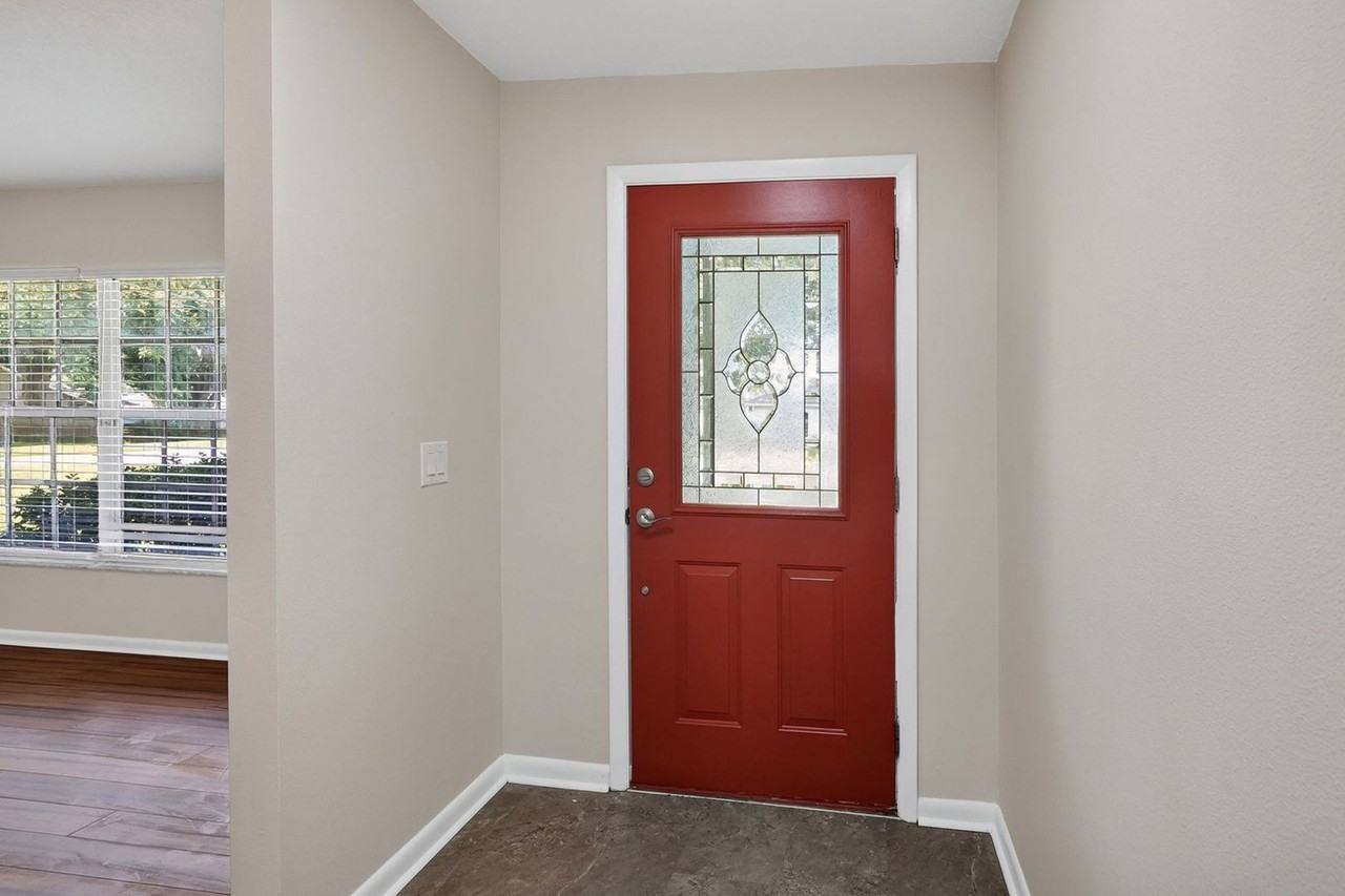 1201 Burlington Ct - Photo 3 of 43