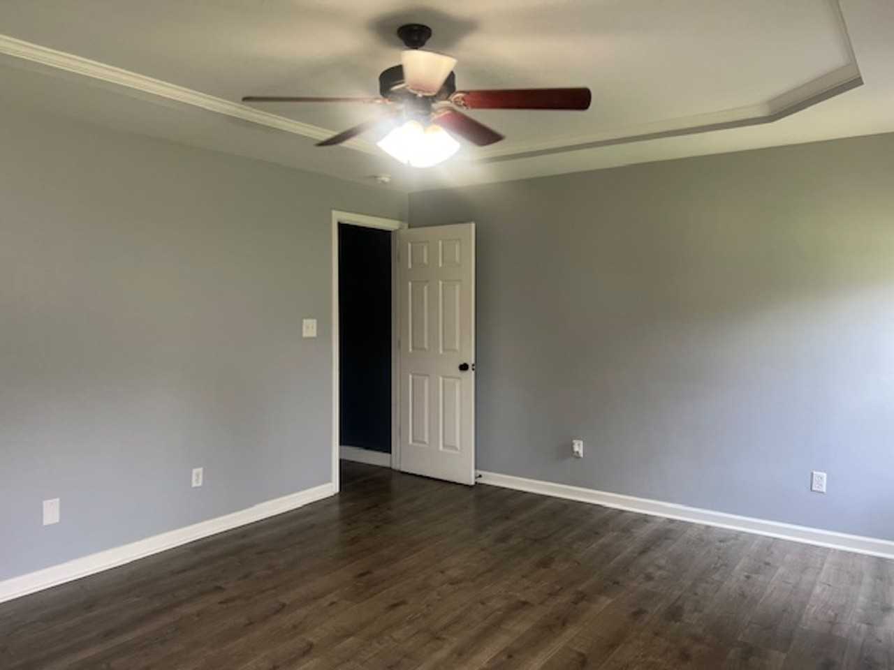 436 Chester Lake Pl - Photo 5 of 24