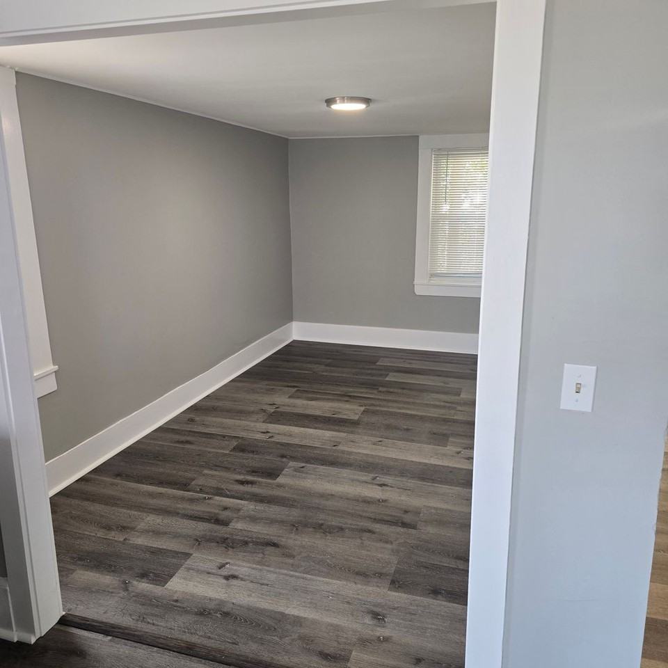 372 Amherst St - Photo 5 of 12