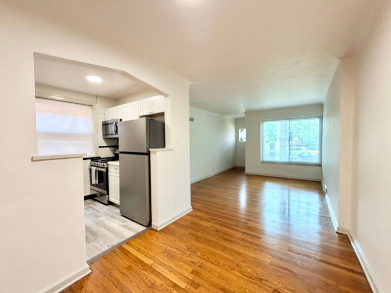 6337 6337 - 6339 Sutherland Avenue - Photo 7 of 13