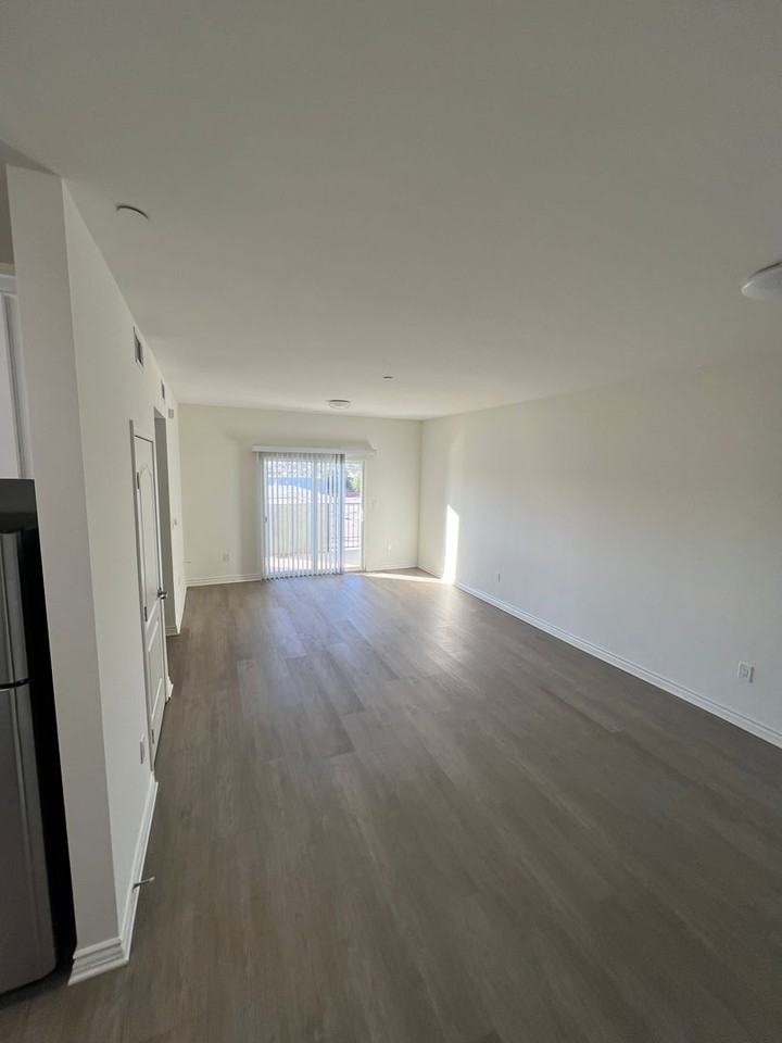 Yaya Laurel 1 Apartments - Photo 6 of 38