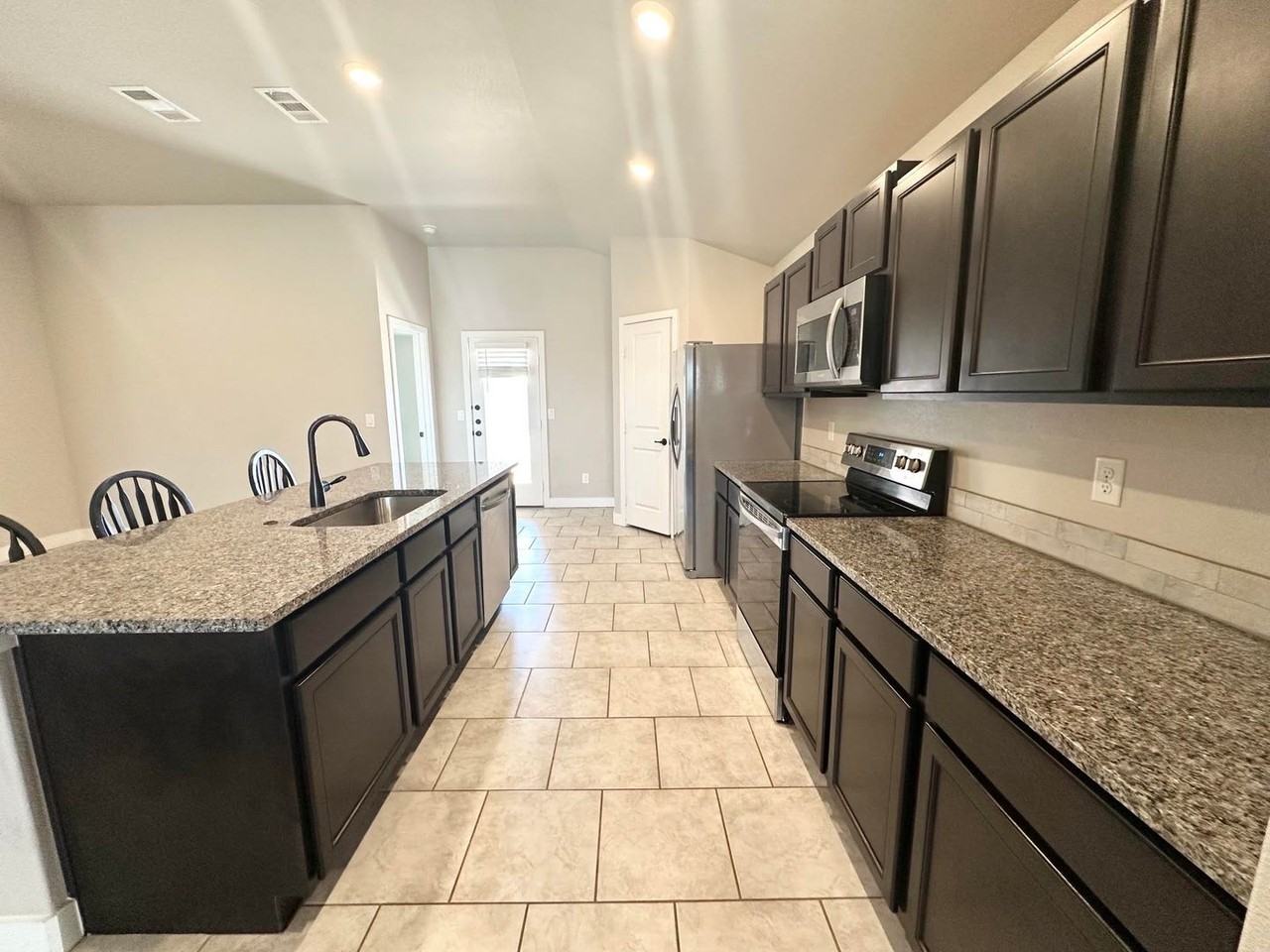 6802 Stake Ave - Photo 4 of 12