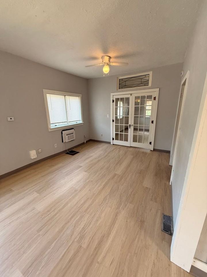 3305 5th St - Photo 3 of 14