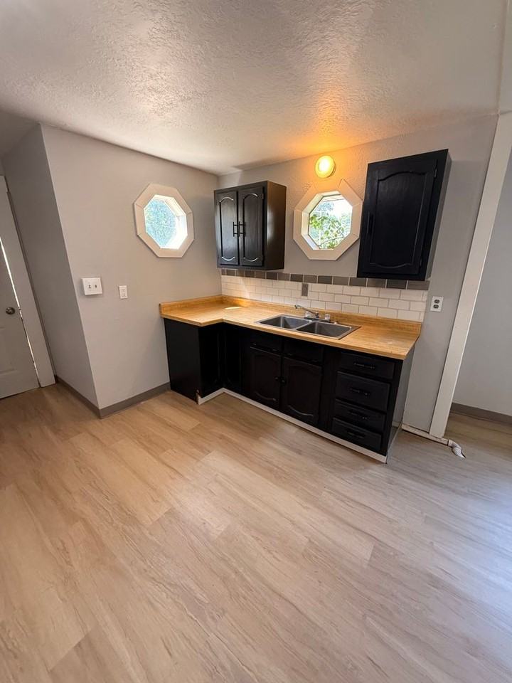 3305 5th St - Photo 5 of 14