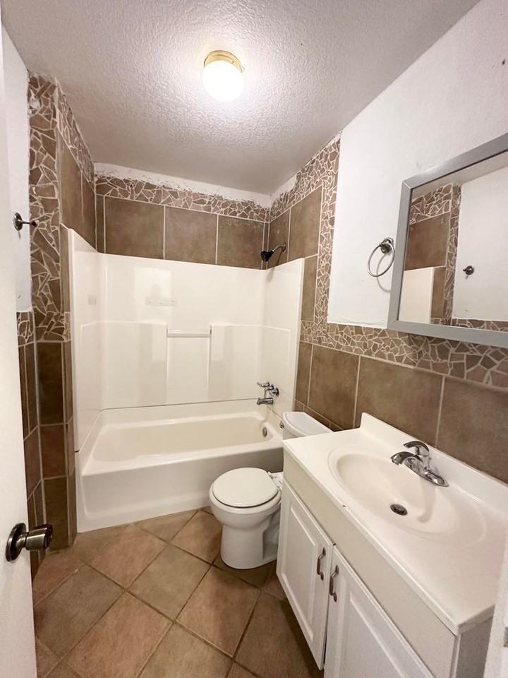 2209 W Kentucky Ave - Photo 5 of 6