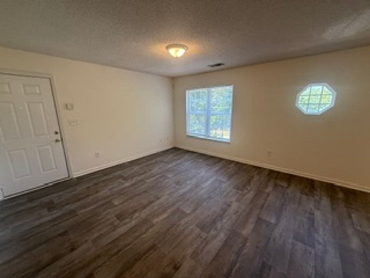 656 Cascade Ave #B - Photo 3 of 8
