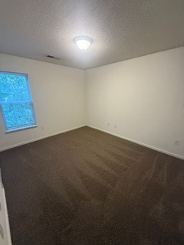 656 Cascade Ave #B - Photo 5 of 8