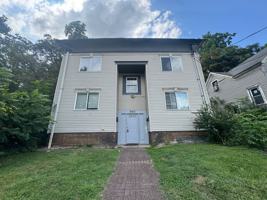 featured image of 740 Fern St