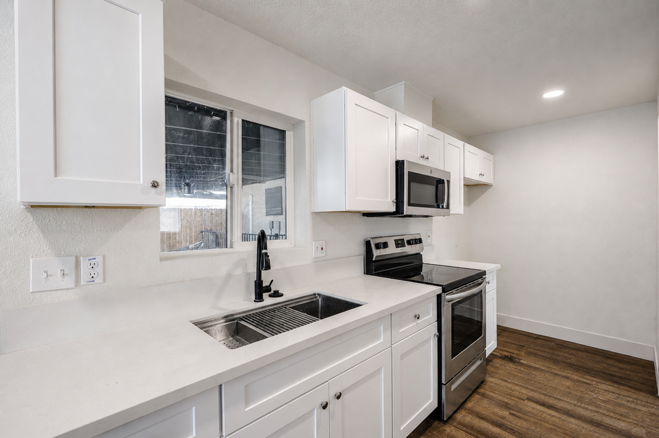 8840 San Vicente Ave - Photo 7 of 16