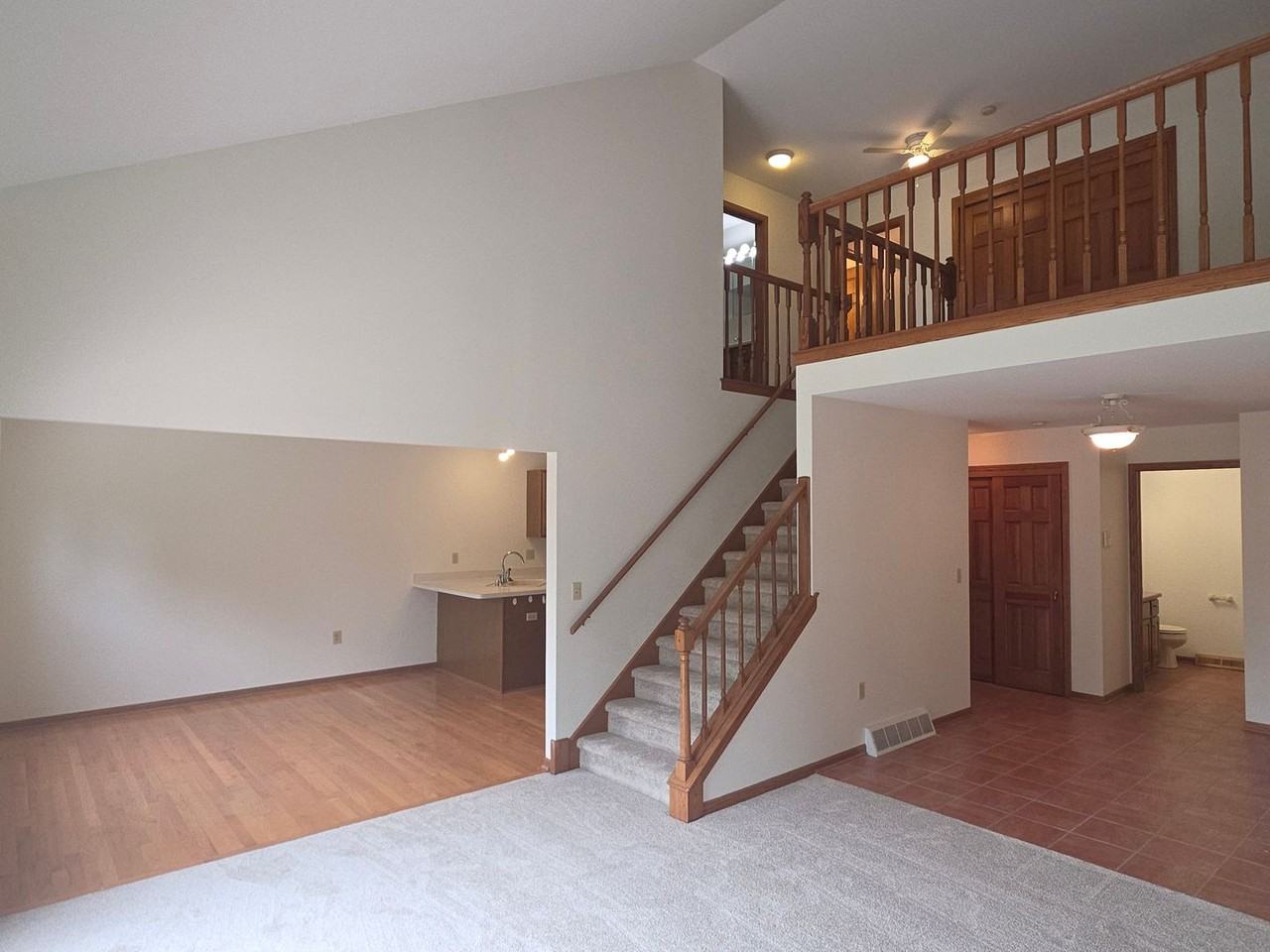 3207 S Ridgecrest Ct - Photo 4 of 47