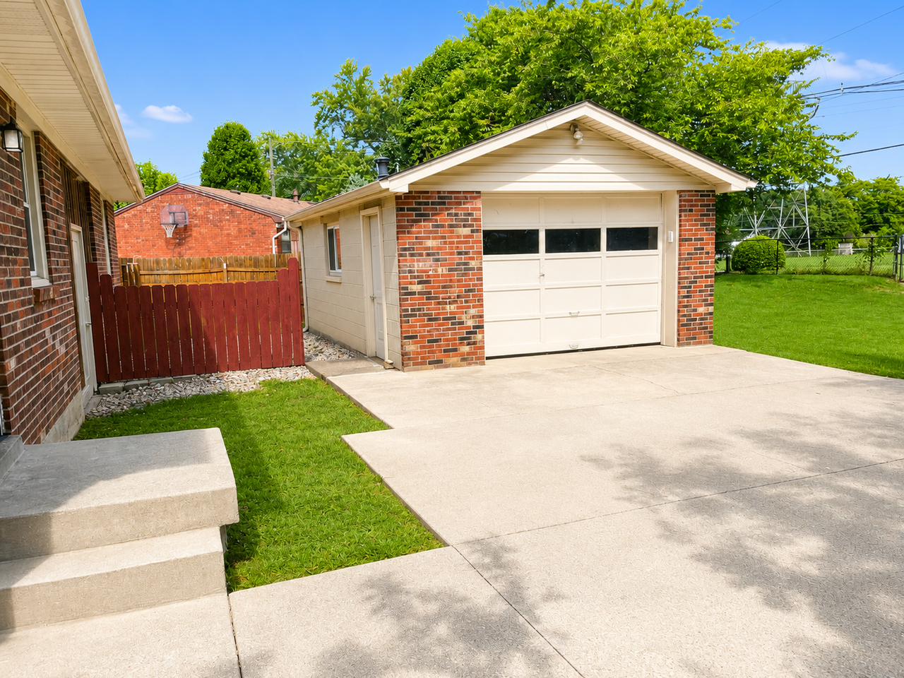 5103 Mediterranean Ct - Photo 3 of 20