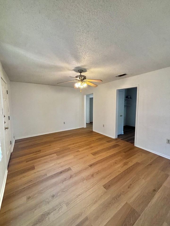 309 Howard St - Photo 3 of 9