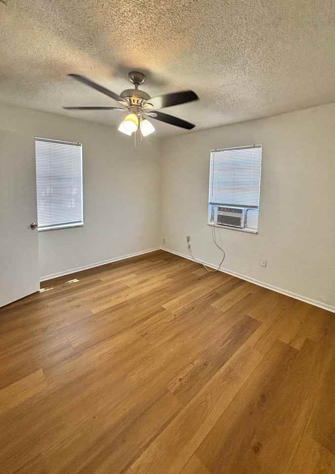 309 Howard St - Photo 7 of 9