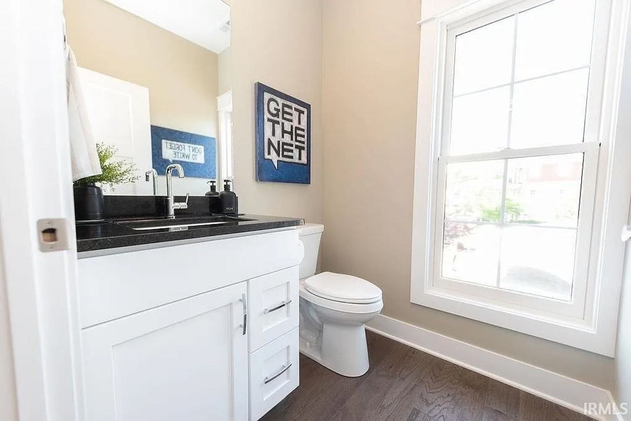 4831 S Rogers St - Photo 5 of 5