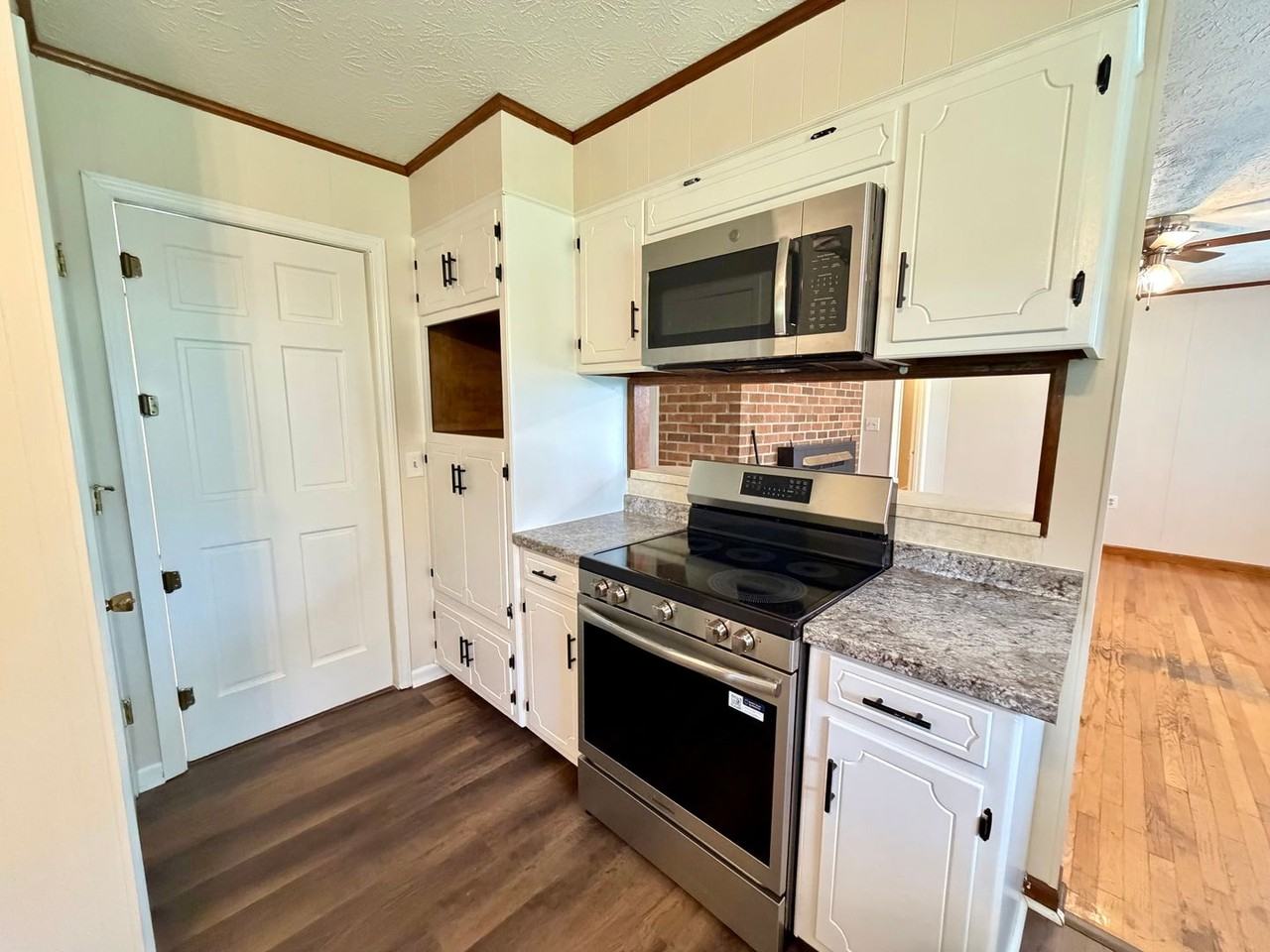 1168 Boyd St - Photo 7 of 16