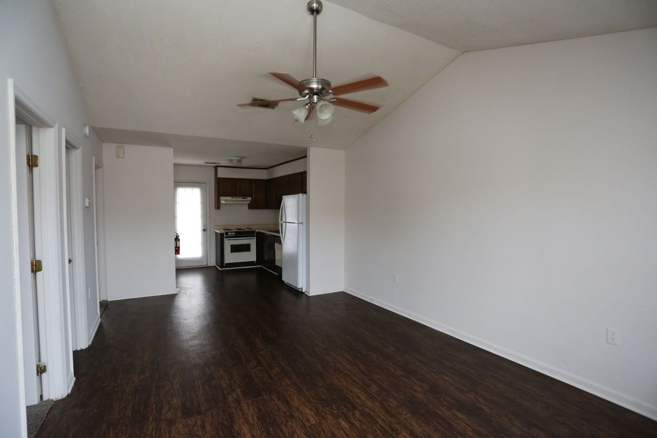 140 Lanier Dr #109