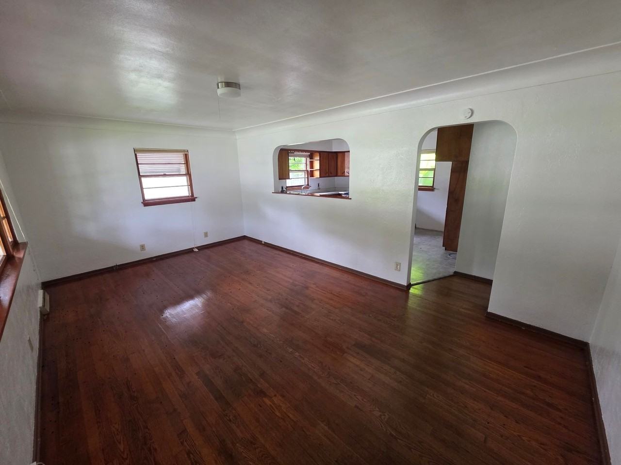 3415 Barber St - Photo 3 of 12