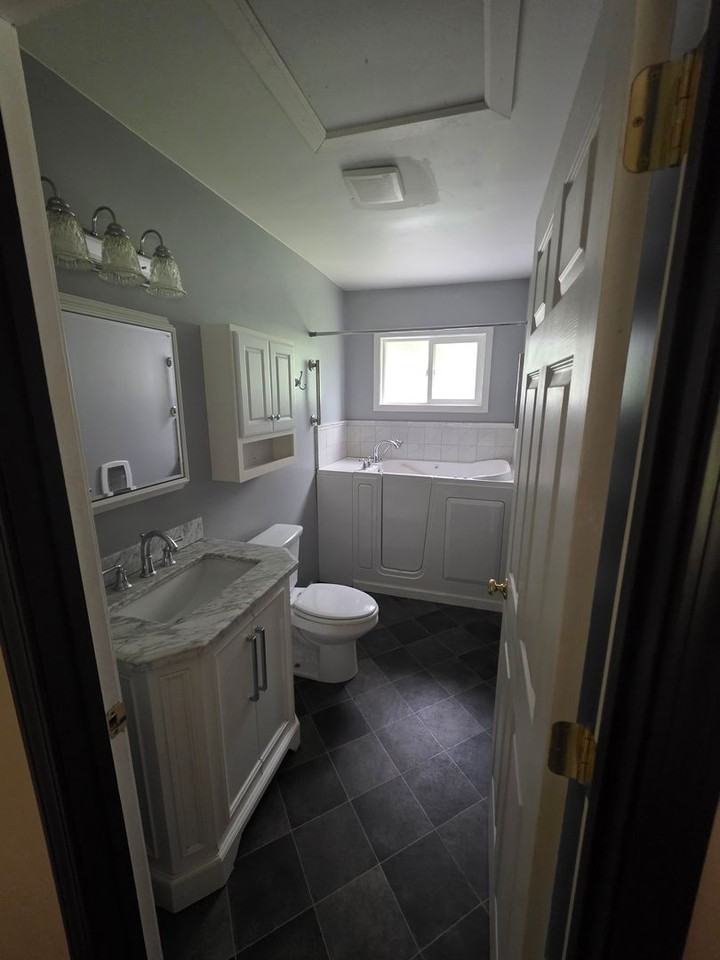 3415 Barber St - Photo 6 of 12