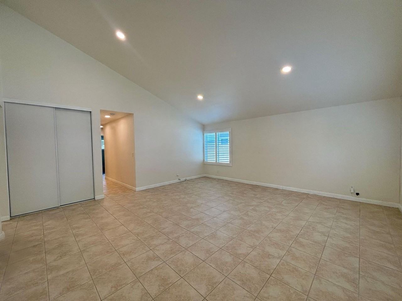19713 Ray Cir - Photo 3 of 28