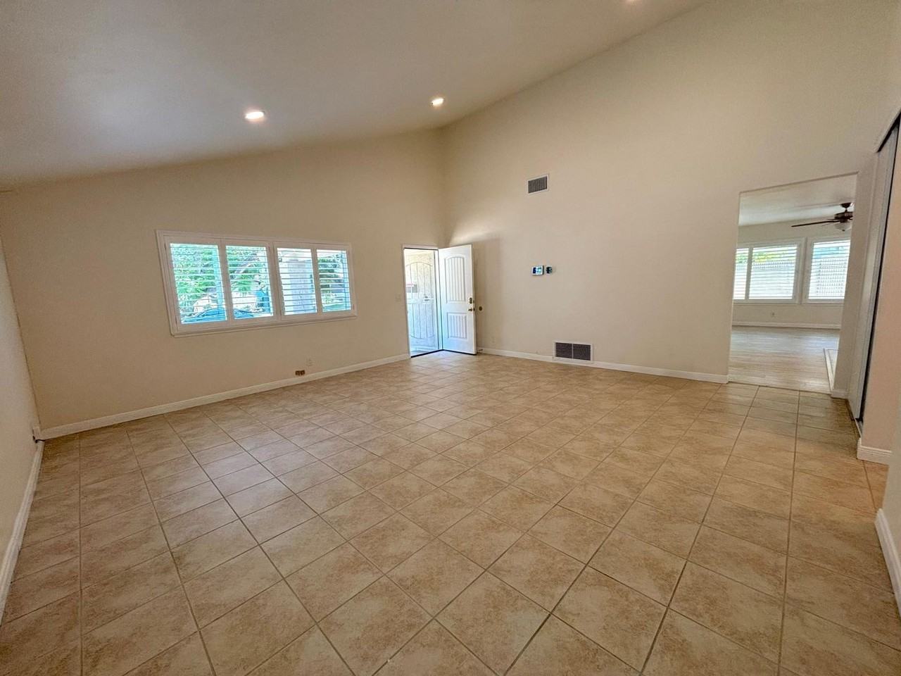 19713 Ray Cir - Photo 4 of 28