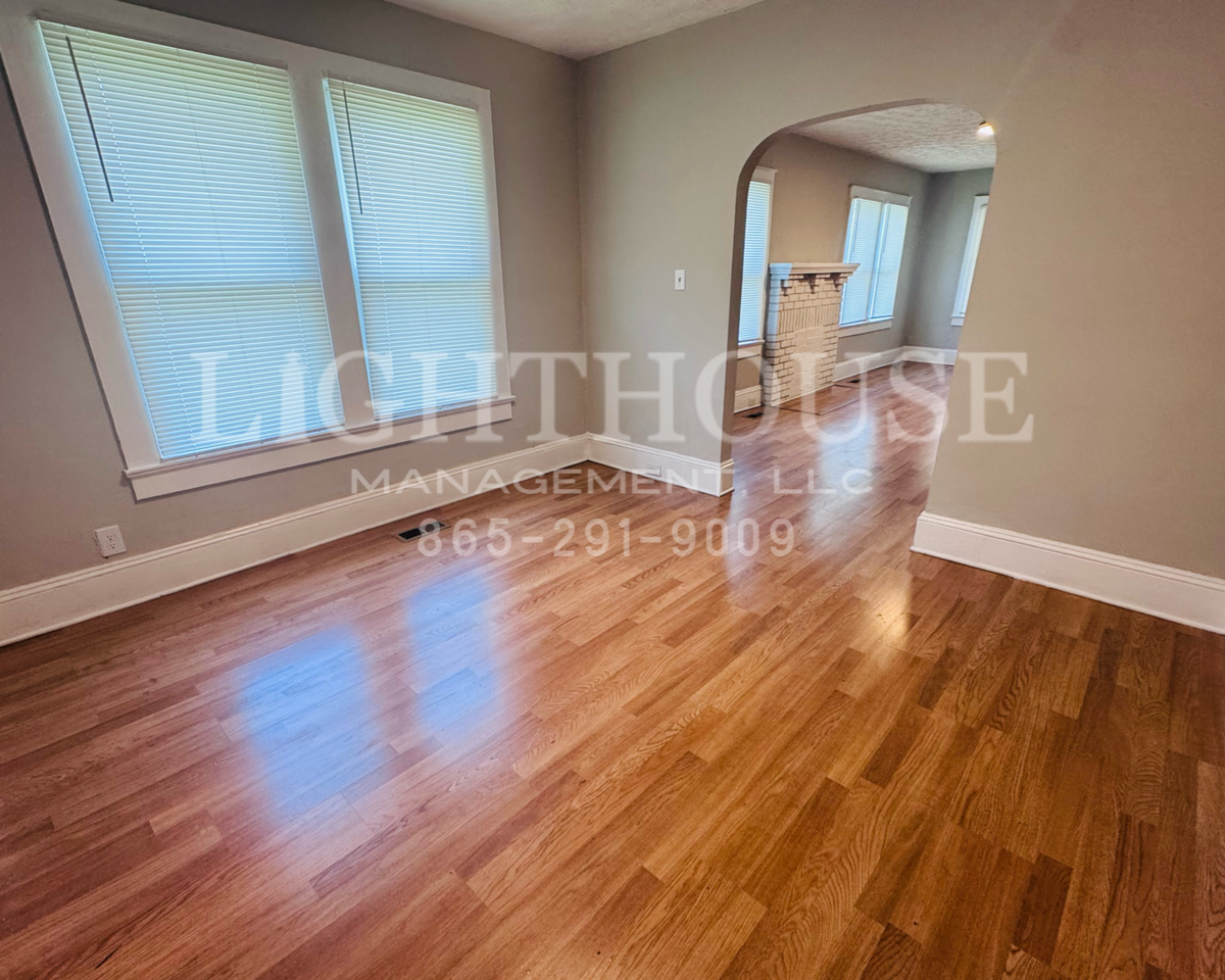 4129 Holston Dr - Photo 4 of 11