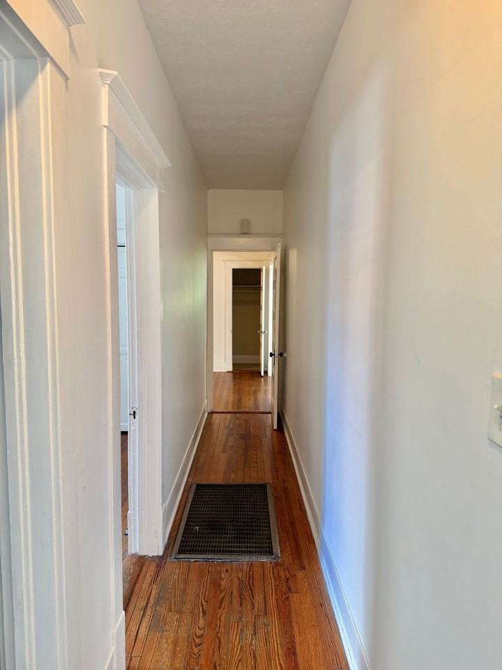 201 E 49th St - Photo 4 of 24