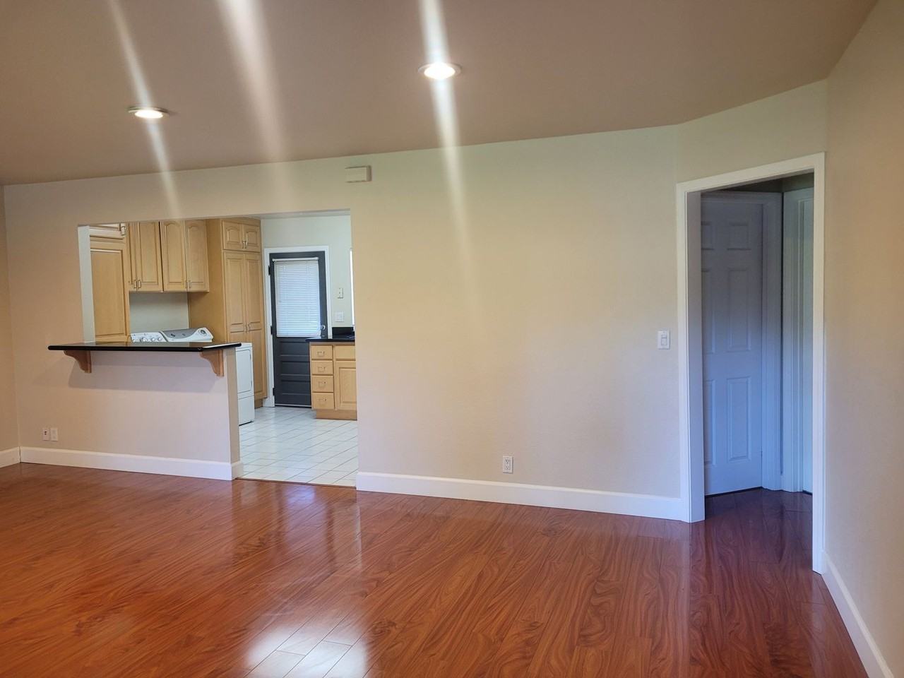 1908 Hackett Ave - Photo 7 of 23