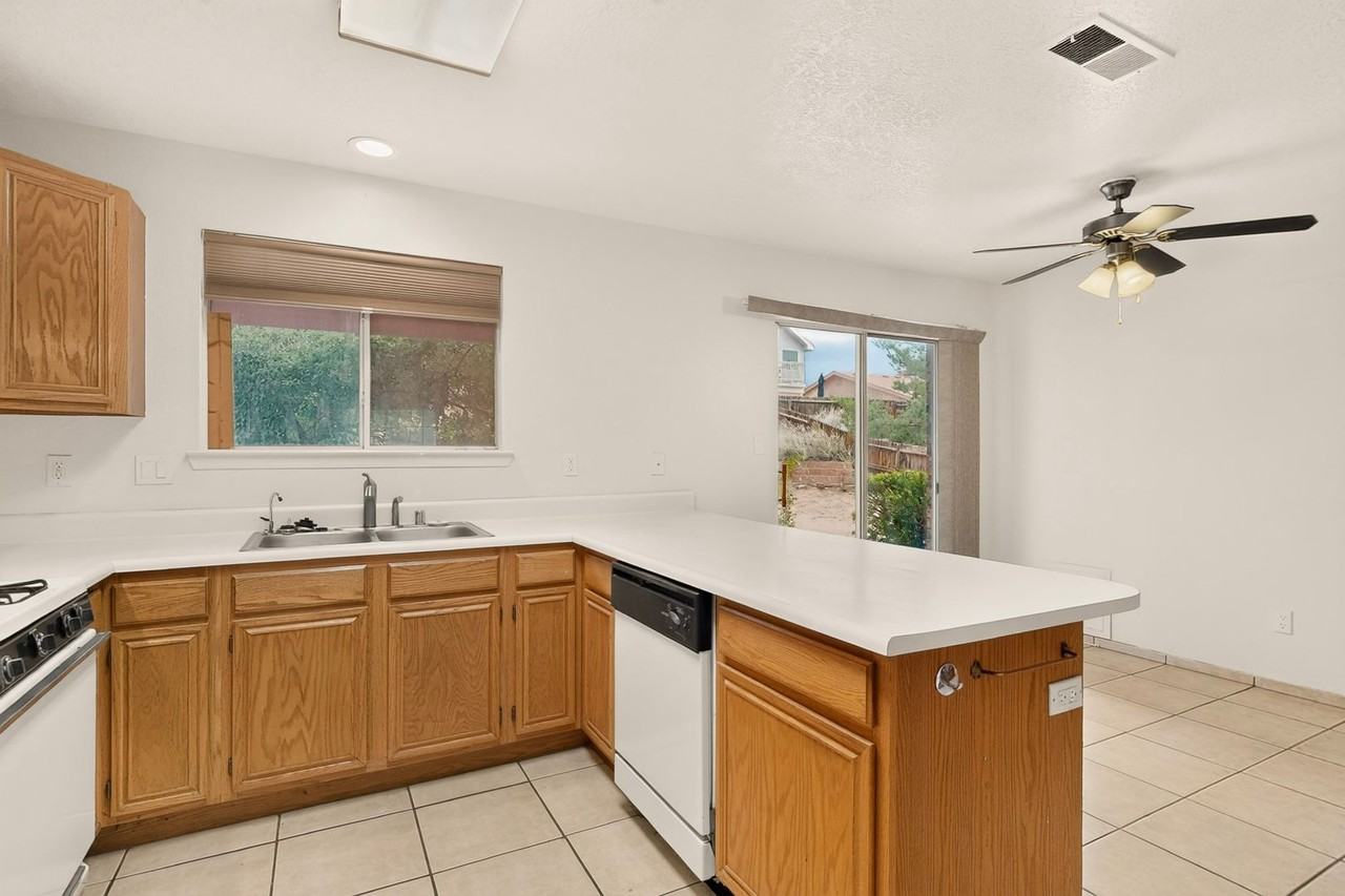 7817 Sunrose Dr Nw - Photo 6 of 46