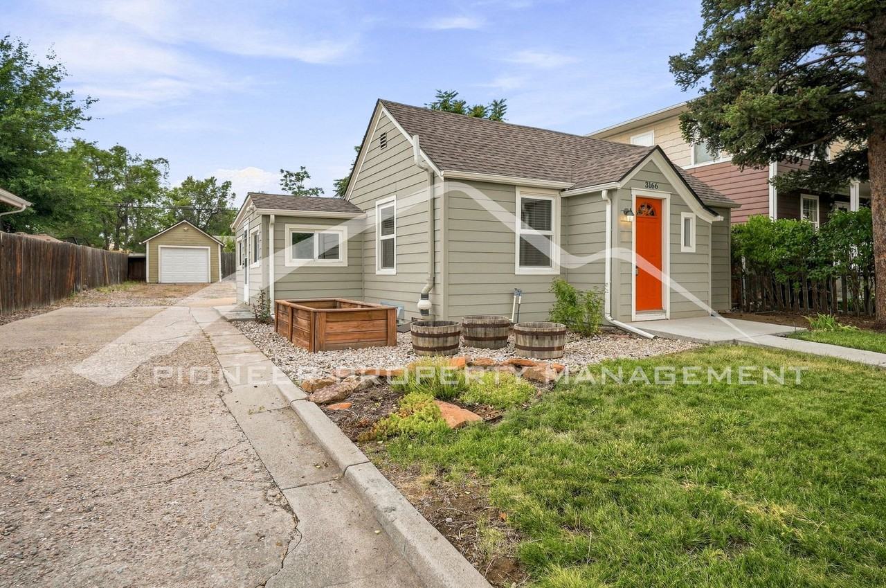 3166 W Walsh Pl - Photo 2 of 22