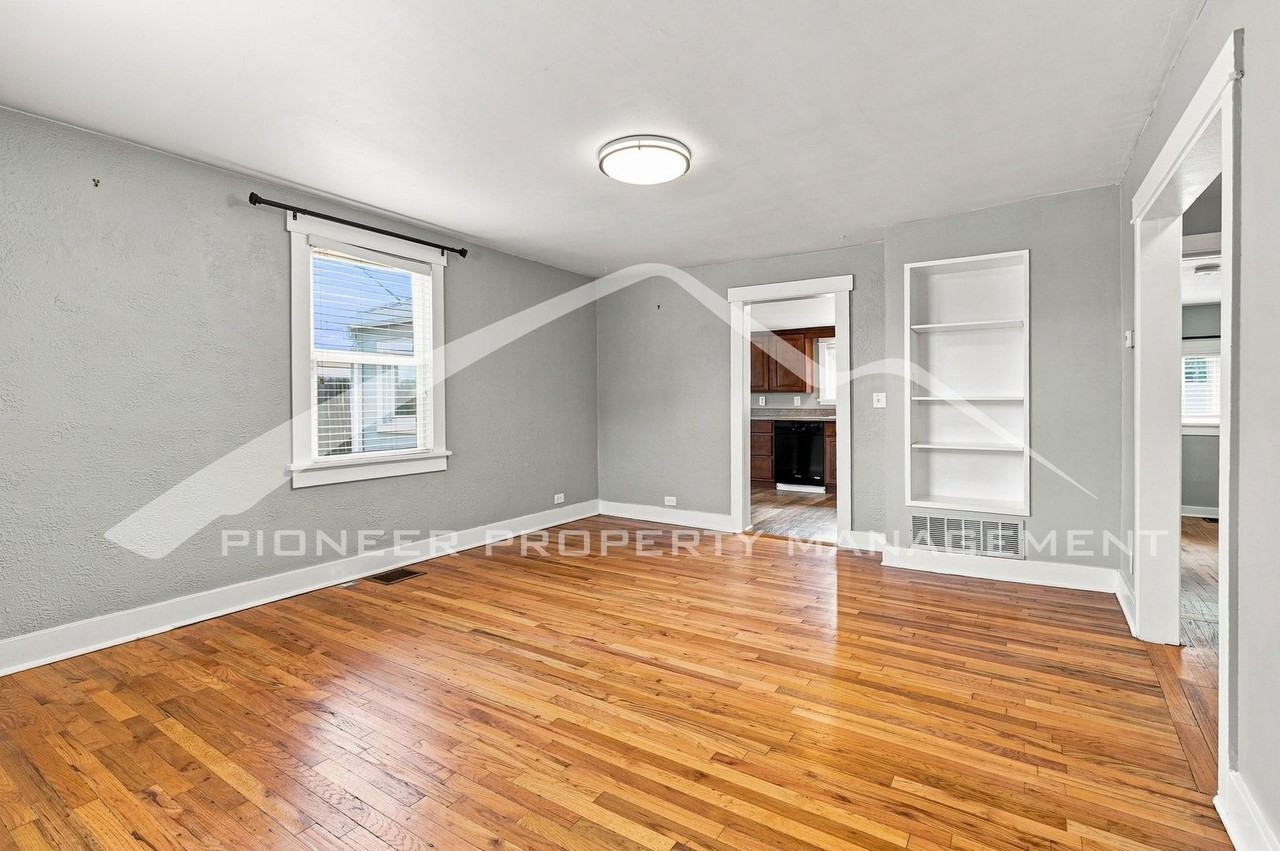 3166 W Walsh Pl - Photo 3 of 22