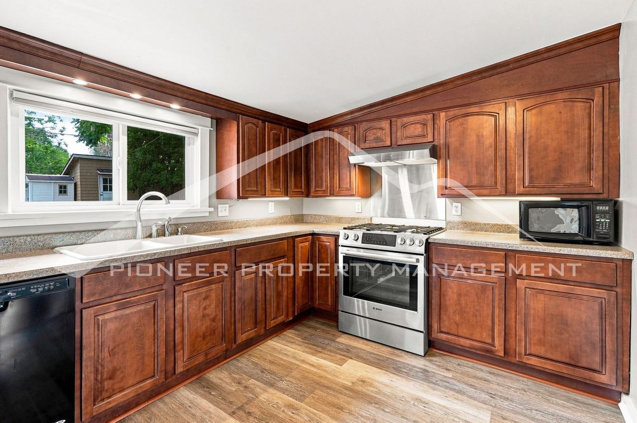 3166 W Walsh Pl - Photo 6 of 22