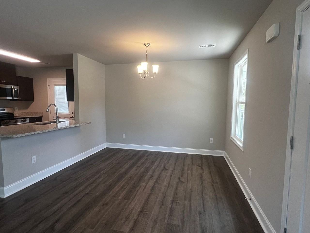 200 Sammons Rd - Photo 7 of 10