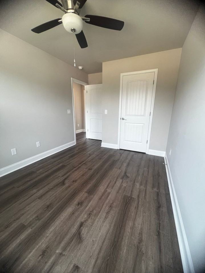 202 Sammons Rd - Photo 2 of 27