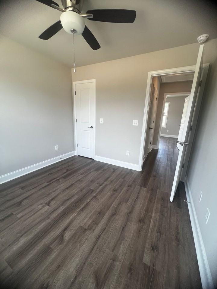 202 Sammons Rd - Photo 3 of 27