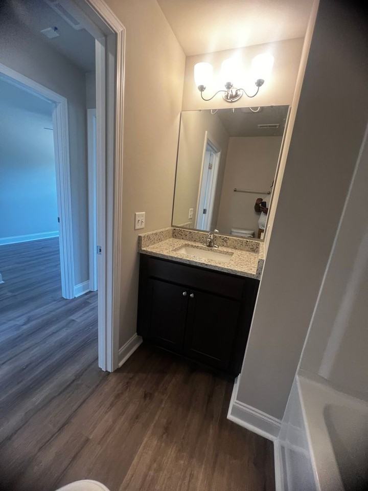 202 Sammons Rd - Photo 4 of 27