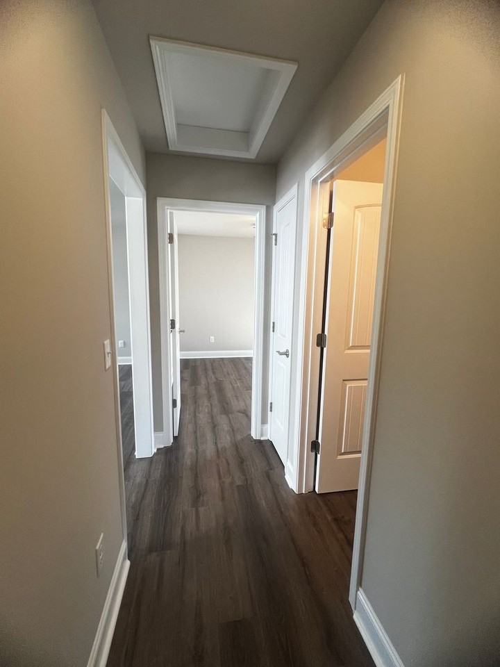 204 Sammons Rd - Photo 2 of 10