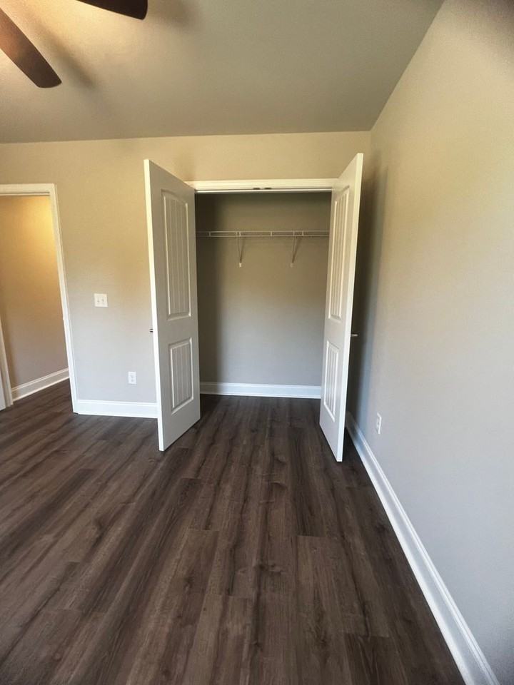 204 Sammons Rd - Photo 3 of 10