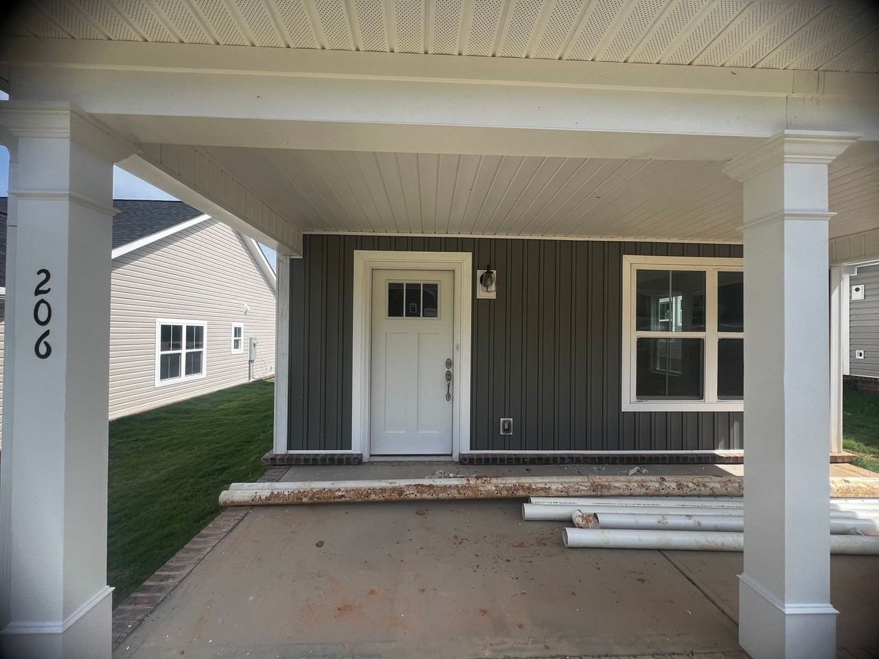 206 Sammons Rd - Photo 2 of 28