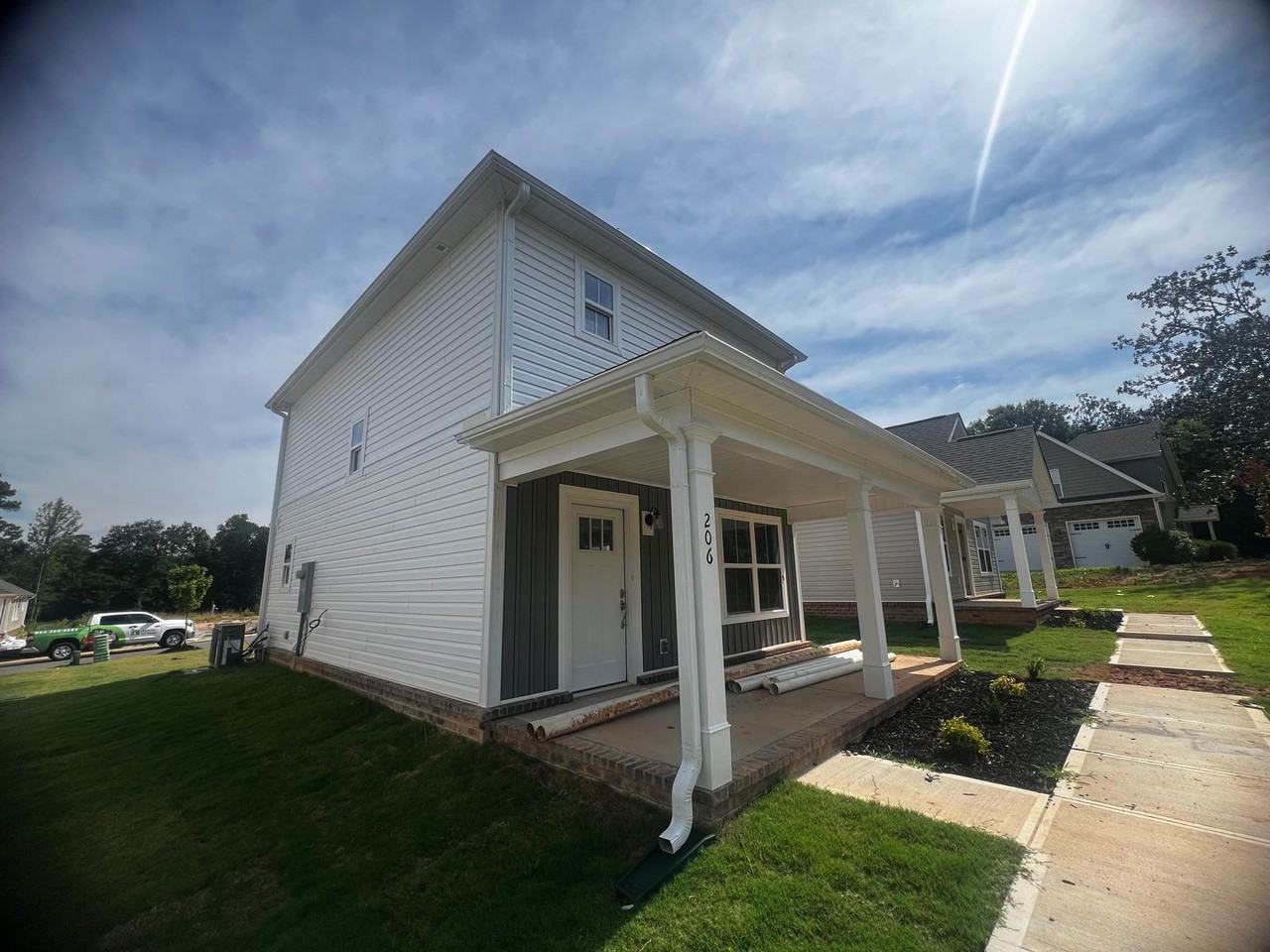 206 Sammons Rd - Photo 3 of 28
