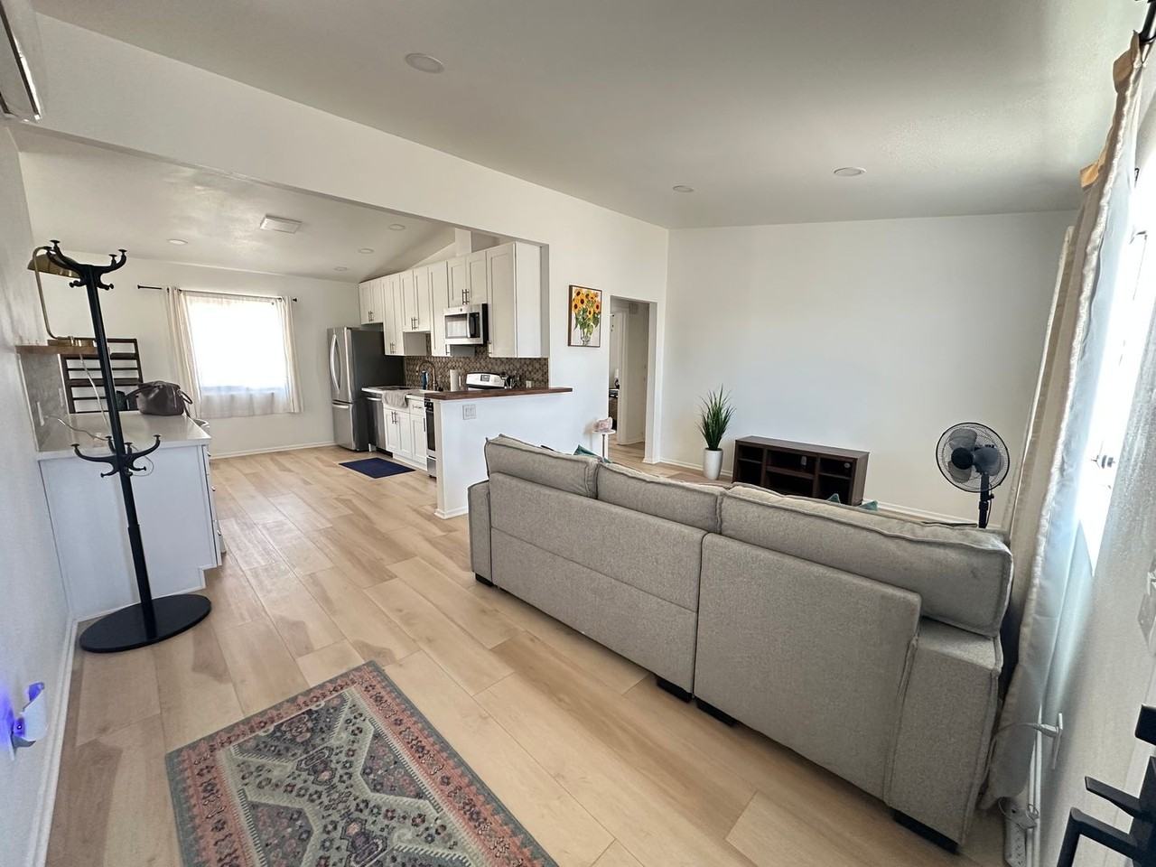 5746 Halsey Ave