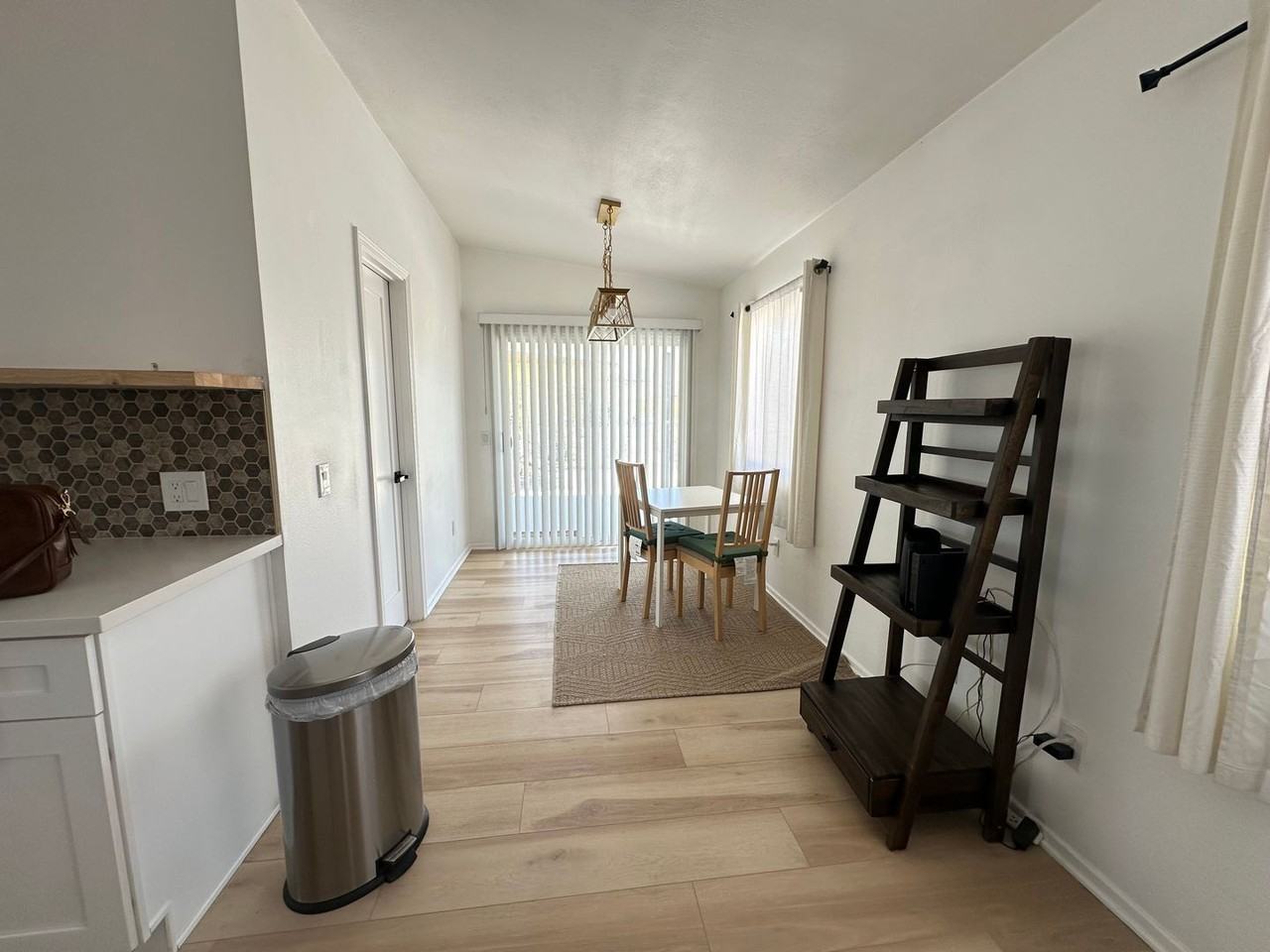 5746 Halsey Ave - Photo 6 of 18