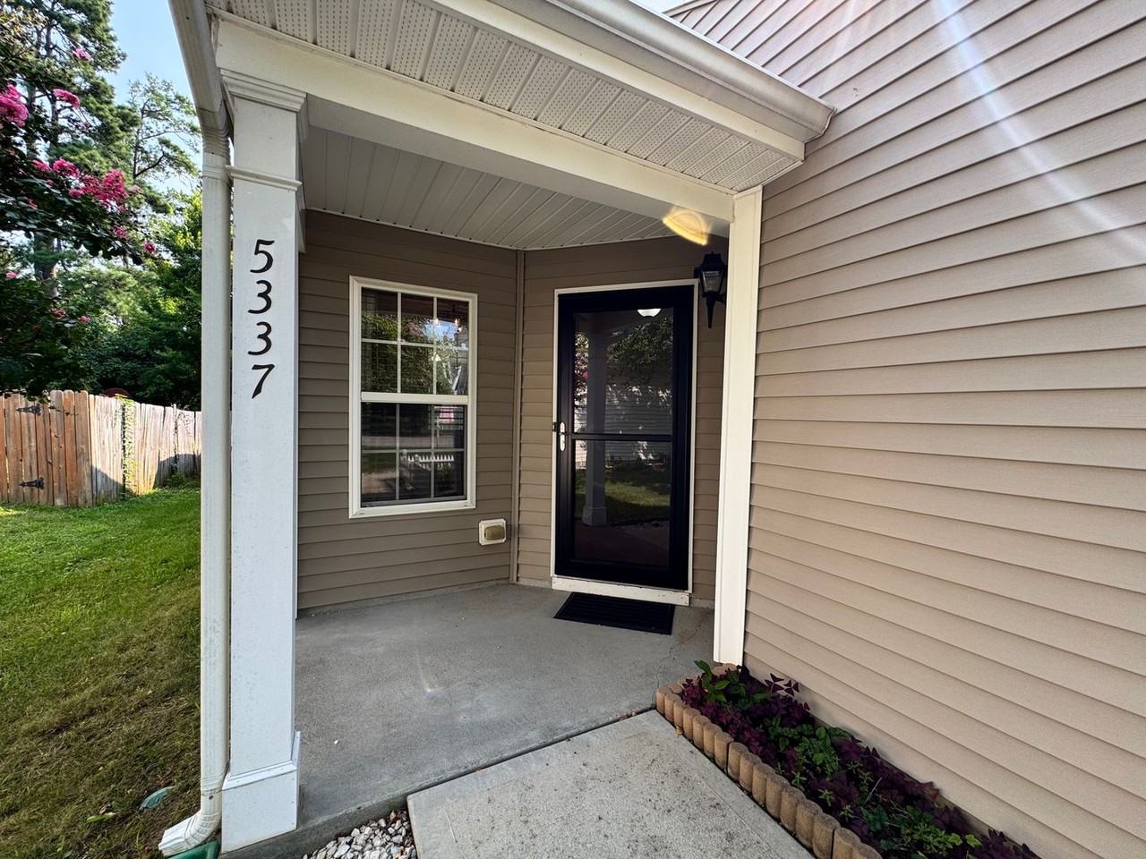 5337 Thunderidge Dr - Photo 2 of 39