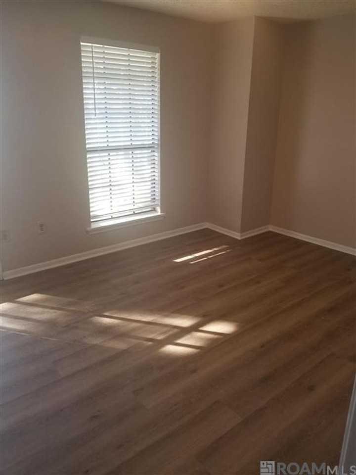 4374 Stumberg Ln - Photo 7 of 10
