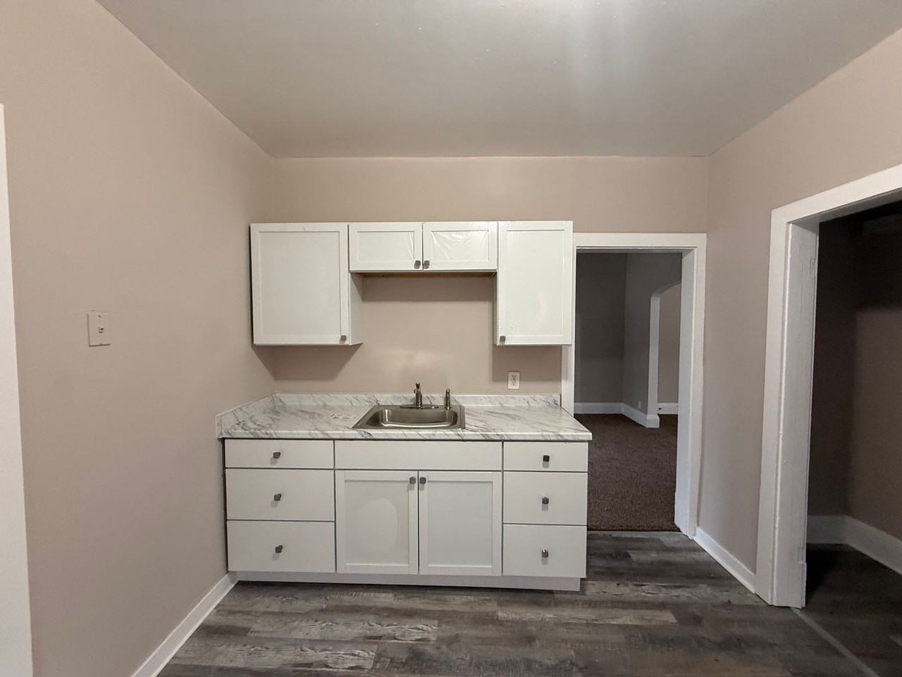 13810 Bartlett Ave - Photo 2 of 8