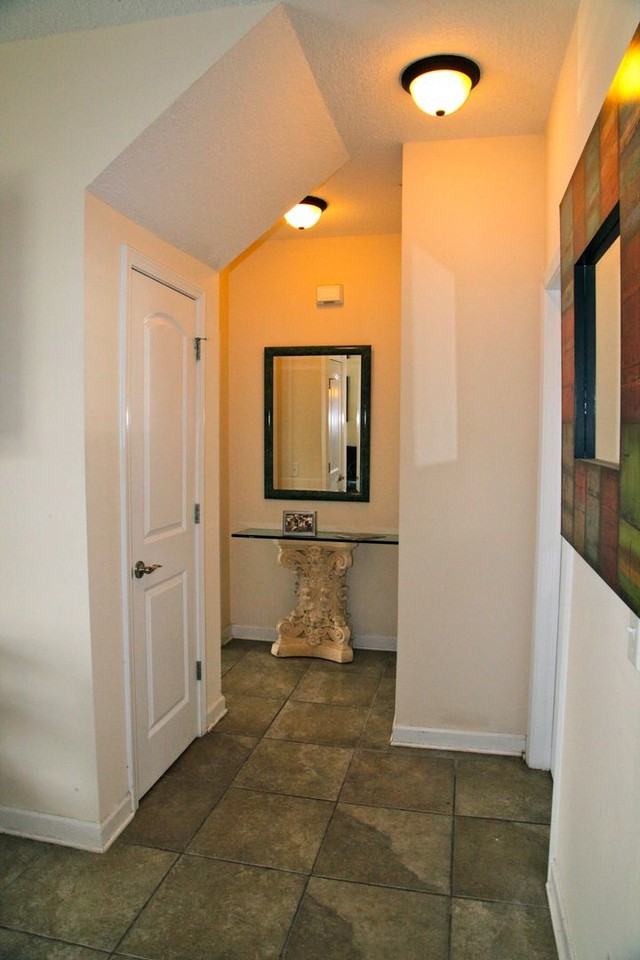 4 Paradise Cv - Photo 3 of 11