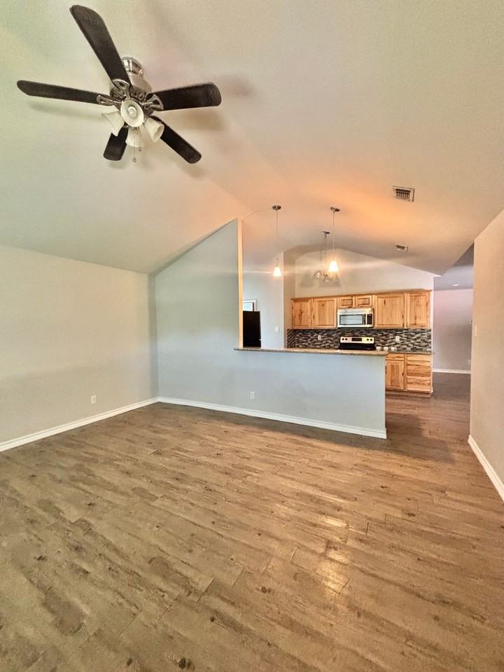 2213 Johnson Ave - Photo 2 of 11
