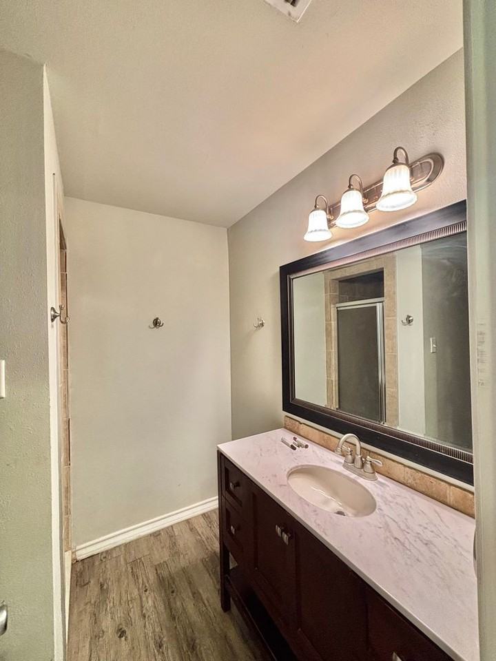 2213 Johnson Ave - Photo 7 of 11