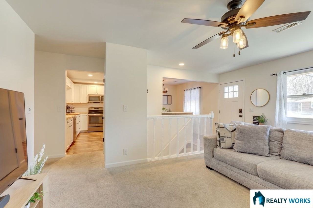 5206 Melrose Ave - Photo 4 of 26