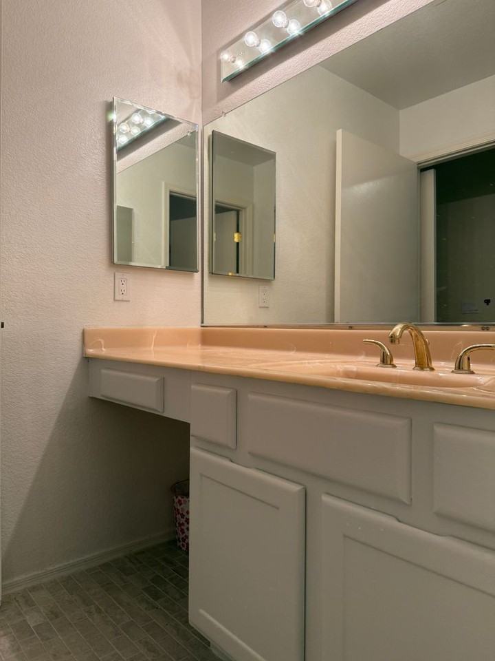9528 Yucca Blossom Dr - Photo 4 of 19