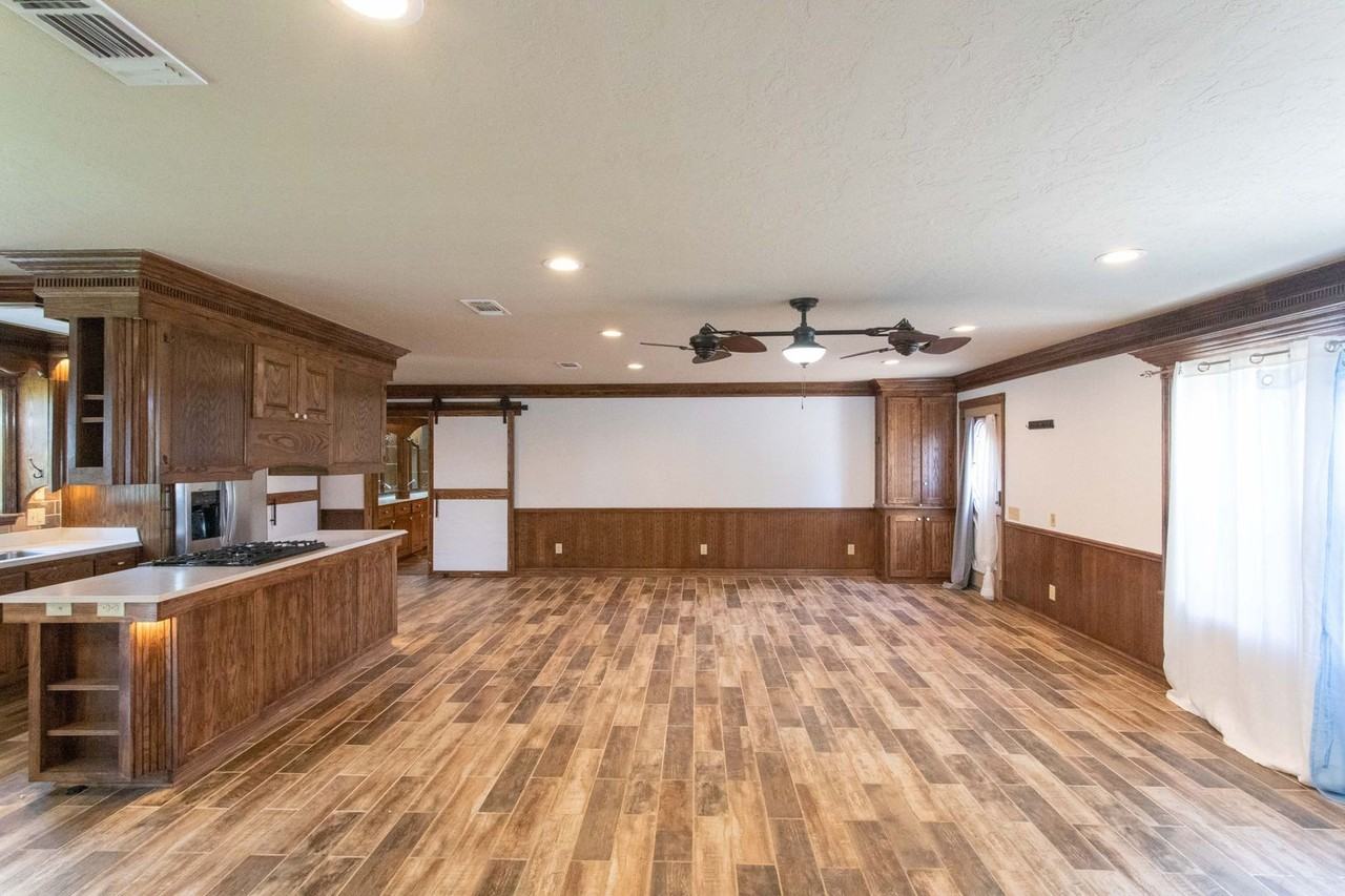 1803 Midwestern Pkwy - Photo 5 of 34